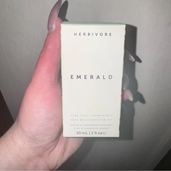 Emerald glow oil - Picture 1 of 5